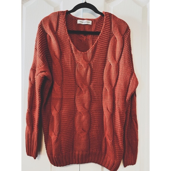 sweet generis Sweaters - Sweet Generis woman’s Cable Knit Sweater size M-L